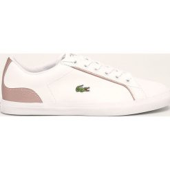 Lacoste - Buty. Białe buty sportowe damskie Lacoste, z materiału, sportowe. W wyprzedaży za 199,90 zł.
