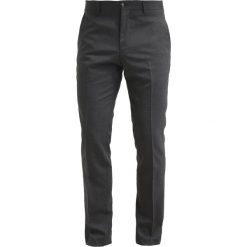 Tiger of Sweden HERRIS Spodnie garniturowe dark grey. Szare spodnie garniturowe męskie marki Tiger of Sweden, bez wzorów, z elastanu. Za 539,00 zł.