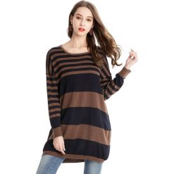 Sweter w kolorze czarno-brązowym. Pomarańczowe swetry damskie Swetry na chłodne dni, bez wzorów, bez rękawów, bez kaptura. W wyprzedaży za 119,95 zł.