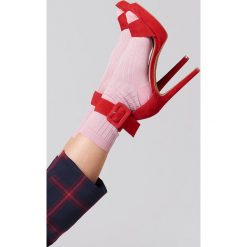 Paski damskie: Filippa K Skarpetki w paski z lureksu – Pink