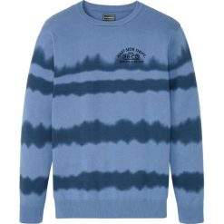 Sweter bonprix niebieski dżins - głęboki niebieski z nadrukiem. Niebieskie swetry męskie bonprix, s, z nadrukiem, z okrągłym kołnierzem. Za 119,99 zł.