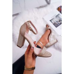 Sandały Damskie Na Słupku Brokatowe Złote Berglat. Żółte sandały damskie Ideal Shoes, w paski, eleganckie, na wysokim obcasie, na słupku, z paskami. Za 79,00 zł.