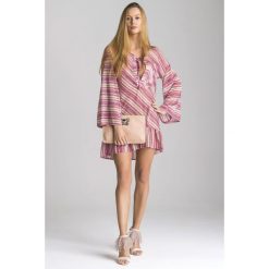 SUKIENKA TWINSET U&B. Różowe sukienki damskie Twinset U&B, na imprezę, s, w paski, z okrągłym kołnierzem, z długim rękawem, długie, mini. Za 524,30 zł.