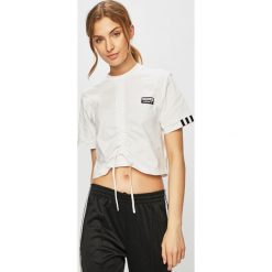 Adidas Originals - Top. Białe topy damskie adidas Originals, s, z aplikacjami, z bawełny, z okrągłym kołnierzem. W wyprzedaży za 99,90 zł.