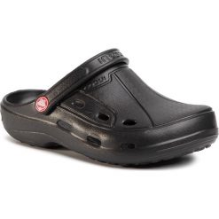 Klapki COQUI - Tina 1353-100-2200 Black. Czarne klapki damskie Coqui, bez wzorów, z tworzywa sztucznego, bez obcasa. Za 49,00 zł.