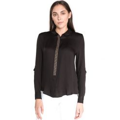 Guess Trudy Koszula Czarny. Czarne bluzki damskie Guess, xs, z aplikacjami, z wiskozy, bez kołnierzyka, z długim rękawem. Za 309,95 zł.