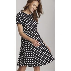 Czarna Sukienka Thenaera. Czarne sukienki damskie Renee, xl, bez wzorów, bez kołnierzyka, bez rękawów, mini. W wyprzedaży za 74,99 zł.