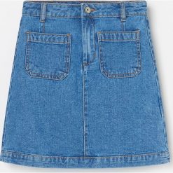 Jeansowa spódniczka mini - Niebieski. Niebieskie spódniczki damskie Reserved, bez wzorów, z jeansu, mini. Za 44,99 zł.