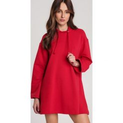 Czerwona Bluza Aigagonia. Czerwone tuniki damskie Renee, xl, bez wzorów, bez rękawów, bez kaptura. Za 89,99 zł.