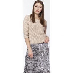 Beżowy Sweter z Widocznym Splotem z Dekoltem z Przodu lub z Tyłu. Brązowe swetry damskie Molly.pl, s, bez wzorów, z jeansu, bez rękawów, bez kaptura. Za 179,90 zł.