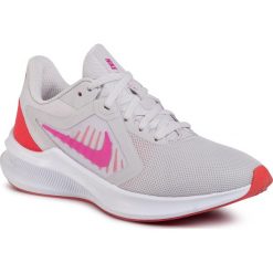 Buty NIKE - Downshifter 10 CI9984 002 Vast Grey/Fire Pink/Ember Glow. Szare buty sportowe damskie Nike, bez wzorów, z tworzywa sztucznego, sportowe, do biegania, nike downshifter. Za 259,00 zł.
