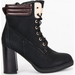 Glany damskie: CZARNE BOTKI WORKERY