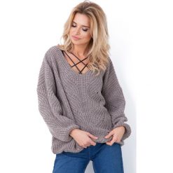 Brązowy Oversizowy Sweter z Ozdobnym Splotem. Pomarańczowe swetry damskie Molly.pl, xl, z aplikacjami, z jeansu, eleganckie, bez rękawów, bez kaptura. Za 159,90 zł.