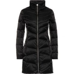 Kurtka puchowa EA7 Emporio Armani 6GTL04 TN05Z 1200. Czarne kurtki damskie EA7 Emporio Armani, m, bez wzorów, z poliesteru, bez kaptura. W wyprzedaży za 749,00 zł.