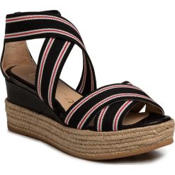 Espadryle UNISA - Kadur Can Black. Czarne espadryle damskie Unisa, bez wzorów, ze skóry, bez obcasa, na obcasie. Za 389,00 zł.
