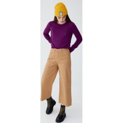 Krótkie spodnie dzwony. Szare spodnie damskie Pull&Bear. Za 139,00 zł.