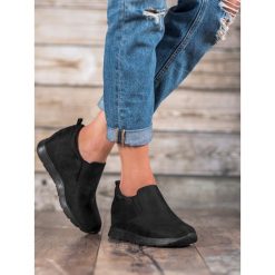 WSUWANE OBUWIE DAMSKIE - czarny. Czarne buty sportowe damskie SPORT, bez wzorów. Za 54,90 zł.