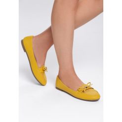 Żółte Mokasyny Casualness. Żółte baleriny damskie Inny, bez wzorów, bez obcasa, na obcasie. Za 59,99 zł.