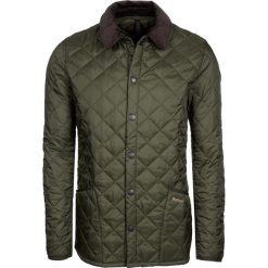 Barbour Kurtka przejściowa olive. Zielone kurtki męskie pikowane Barbour, l, z poliamidu, eleganckie. Za 649,00 zł.