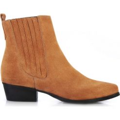 Botki rude zamszowe. Pomarańczowe botki damskie Arturo Vicci, z zamszu, boho, na wysokim obcasie, bez zapięcia. Za 339,00 zł.