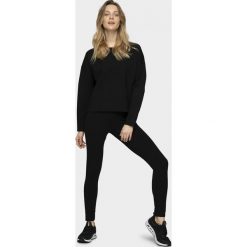 Bluza damska BLD603 - głęboka czerń - Outhorn. Bluzy damskie Outhorn, bez wzorów, z wiskozy, z krótkim rękawem, krótkie, bez kaptura. W wyprzedaży za 59,99 zł.