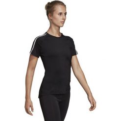 Koszulka damska T-SHIRT ADIDAS czarna DU2073. Czarne koszulki damskie Adidas, na co dzień, bez wzorów, z materiału, bez kołnierzyka, bez rękawów. Za 99,00 zł.