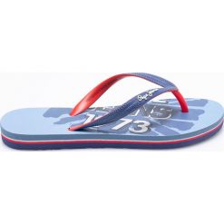 Pepe Jeans - Japonki dziecięce. Niebieskie sandały chłopięce Pepe Jeans, z jeansu, bez zapięcia. W wyprzedaży za 69,90 zł.