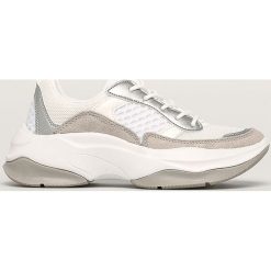 Answear - Buty. Białe buty sportowe damskie ANSWEAR, bez wzorów, ze skóry ekologicznej, sportowe. W wyprzedaży za 89,90 zł.