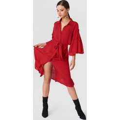 Sukienki: NA-KD Boho Koszulowa sukienka z falbaniastym rękawem – Red