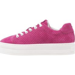 Trampki damskie slip on: Bullboxer Tenisówki i Trampki fuxi