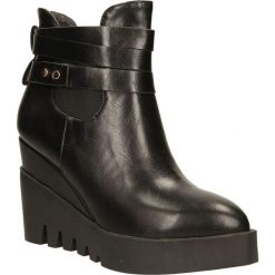 BOTKI LU BOO SY2738-C1149. Czarne botki damskie marki Luboo, bez obcasa, bez zapięcia. Za 39,99 zł.