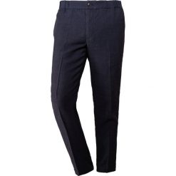 Chinosy męskie: Club Monaco LEX TROUSER Spodnie materiałowe navy