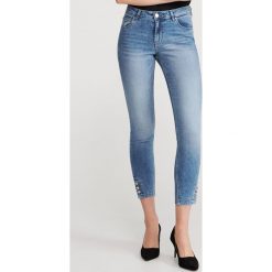 Jeansy slim - Niebieski. Niebieskie jeansy damskie Reserved. Za 99,99 zł.
