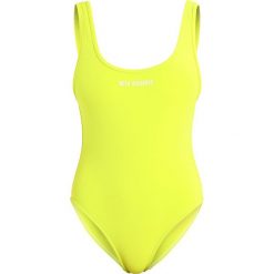 Beth Richards TANK ONE PIECE LOGO Kostium kąpielowy acid. Zielone stroje kąpielowe damskie marki Beth Richards, s, bez wzorów, z elastanu. W wyprzedaży za 713,30 zł.
