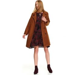 Płaszcz z miękkiej boucle o luźnym kroju. Pomarańczowe płaszcze damskie Top Secret, na zimę, bez wzorów, z wełny. W wyprzedaży za 124,99 zł.