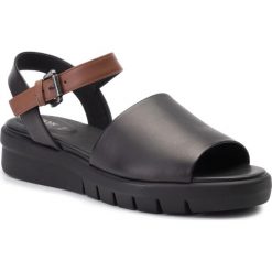 Sandały GEOX - D Wimbley Sand A D92DPA 00043 C0111 Black/Brown. Czarne klapki damskie Geox, bez wzorów, ze skóry ekologicznej, bez obcasa. W wyprzedaży za 349,00 zł.