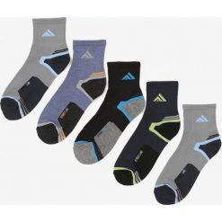 5-pack Mix Kolorów Skarpety Aethepheme. Czarne skarpetki męskie Born2be, bez wzorów. Za 29,99 zł.