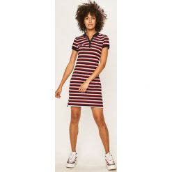 Tommy Hilfiger - Sukienka. Czerwone sukienki damskie TOMMY HILFIGER, na co dzień, s, bez wzorów, z elastanu, casualowe, bez kołnierzyka, z krótkim rękawem, krótkie, midi, proste. Za 499,90 zł.