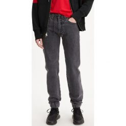Levi's 501® Dżinsy Szary. Szare jeansy męskie Levi's®, s, bez wzorów. Za 395,95 zł.