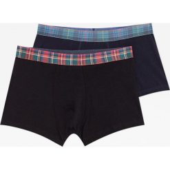 Komplet 2 par bokserek z gumą w szkocką kratę. Czarne bokserki męskie Pull&Bear, bez wzorów, z gumy. Za 59,90 zł.