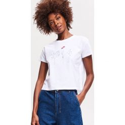 T-shirt z drobnym nadrukiem - Biały. Białe t-shirty damskie Reserved, s, z nadrukiem, bez kołnierzyka. Za 29,99 zł.