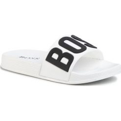Klapki BOSS - J29202 S White 10B. Białe sandały chłopięce Boss, z tworzywa sztucznego, bez zapięcia. Za 179,00 zł.