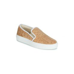 Tenisówki Dream in Green JAKAMORI. Brązowe trampki i tenisówki damskie marki Dream in Green, bez wzorów, bez zapięcia. Za 329,00 zł.