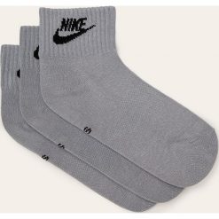 Nike Sportswear - Skarpetki (3-pack). Czarne skarpetki damskie Nike Sportswear, bez wzorów. Za 49,90 zł.