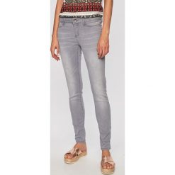 Desigual - Jeansy 2nd Skin. Szare jeansy damskie Desigual. W wyprzedaży za 159,90 zł.