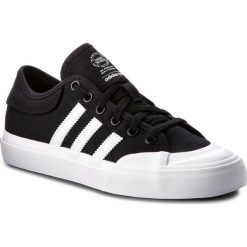 Buty adidas - Matchcourt F37383 Cblack/Ftwwht/Cblack. Czarne buty sportowe damskie marki Adidas, na co dzień, bez wzorów, z gumy, bez zapięcia. W wyprzedaży za 269,00 zł.