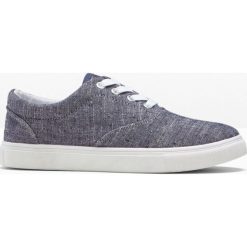 Sneakersy bonprix denim - biały. Niebieskie buty sportowe damskie bonprix, bez wzorów, z denimu, sportowe. Za 59,99 zł.