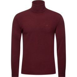 Sweter Trussardi Jeans 52M00233. Czerwone swetry męskie Trussardi Jeans, xl, bez wzorów, z wiskozy, klasyczne, z klasycznym kołnierzykiem, bez kaptura. W wyprzedaży za 219,00 zł.