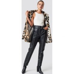 NA-KD Trend Spodnie z paskiem - Black. Czarne spodnie z wysokim stanem NA-KD Trend, w paski. Za 242,95 zł.