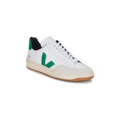 Buty Veja V-12. Białe trampki męskie marki Veja, bez wzorów, bez zapięcia. Za 509,00 zł.